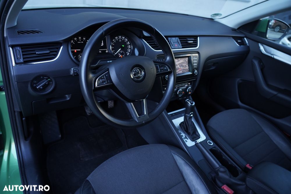 Skoda Octavia 2.0 TDI DSG Style - 26