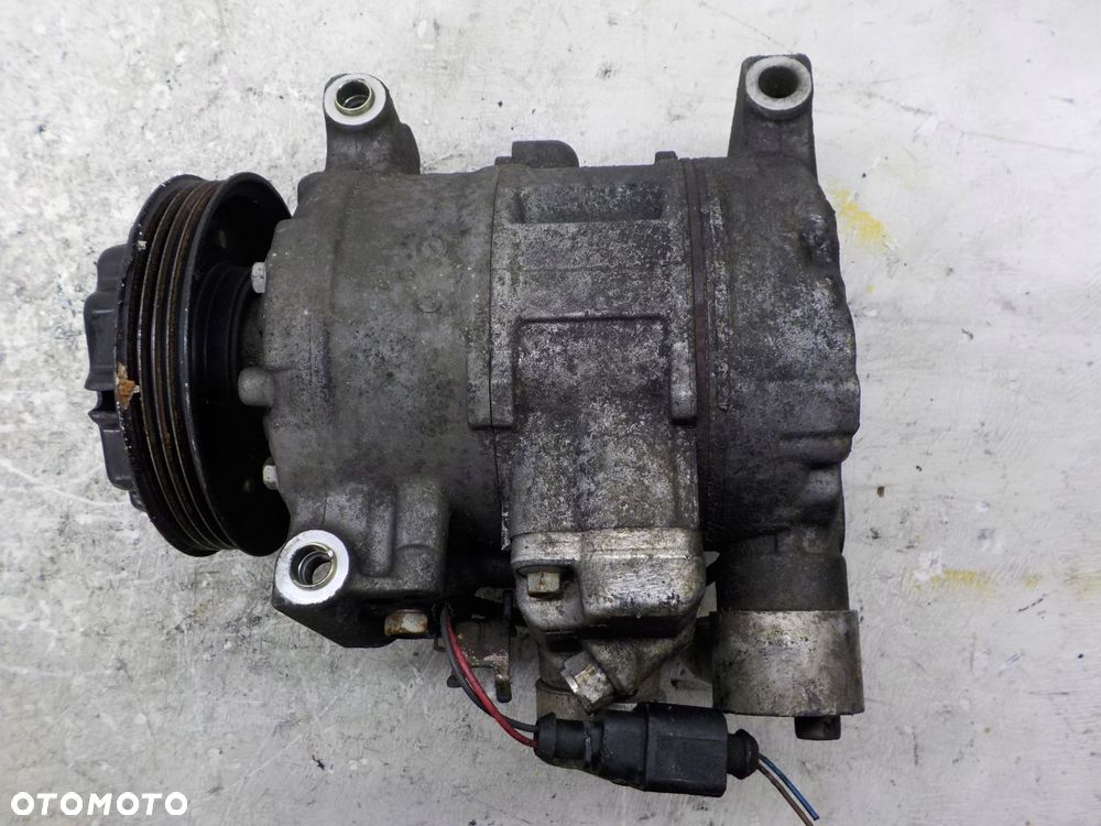 AUDI A4 B6 SPRĘŻARKA POMPA KLIMATYZACJI 8E0260805C - 2