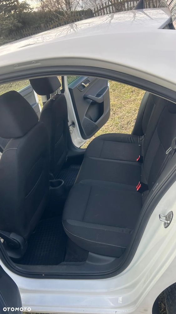 Skoda RAPID 1.2 Ambition - 10