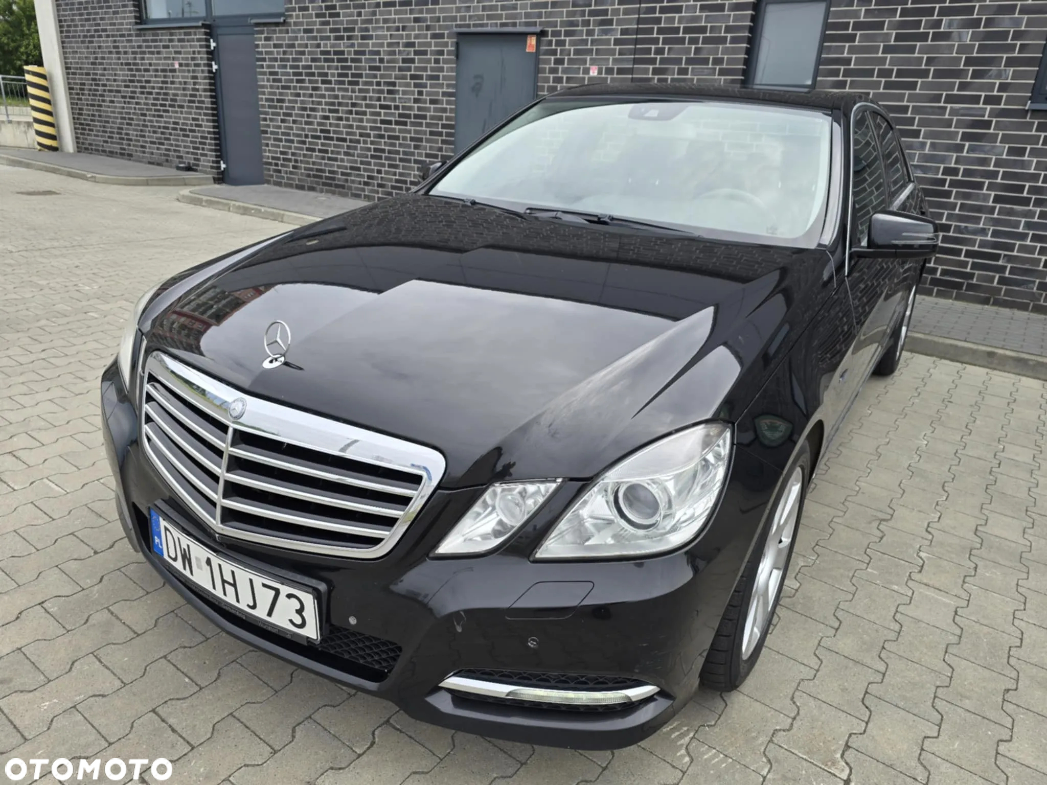 Mercedes-Benz Klasa E 200 T BlueEFFICIENCY 7G-TRONIC Avantgarde - 5