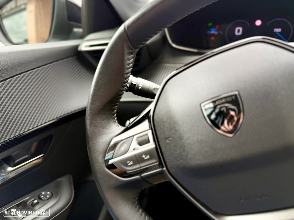 Peugeot 208 1.2 PureTech Allure - 18