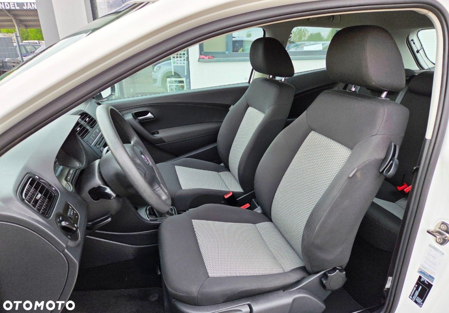 Volkswagen Polo - 7