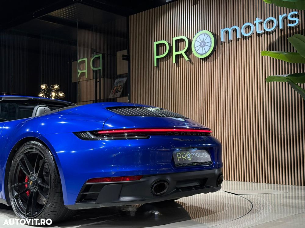 Porsche 911 Carrera 4 GTS PDK - 16