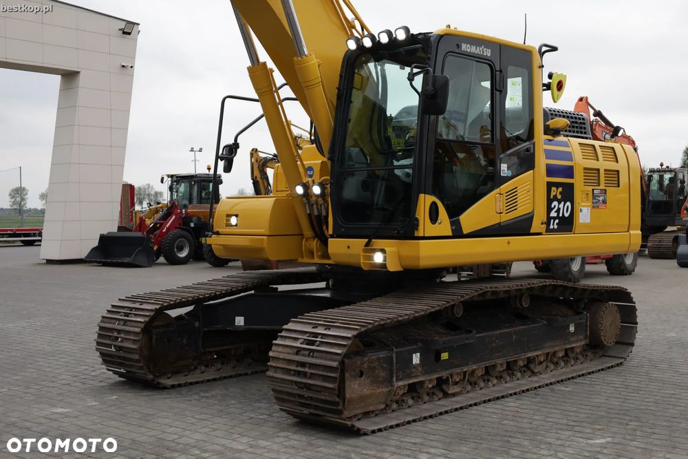 Komatsu PC210LC-11 - 2