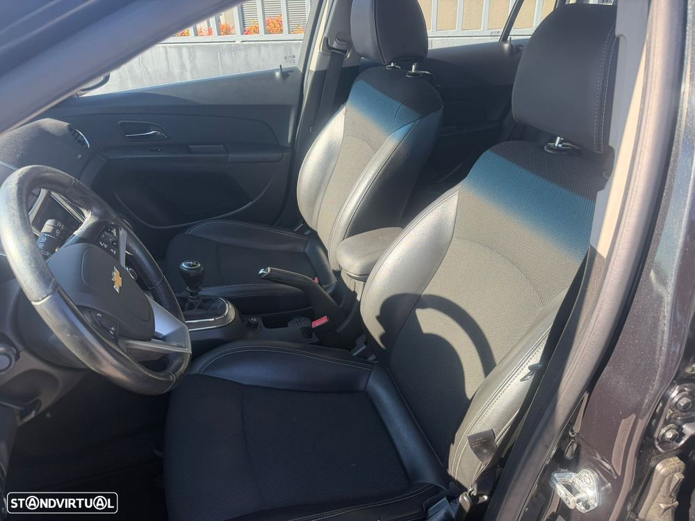 Chevrolet Cruze SW 1.7 VCDi LT - 4