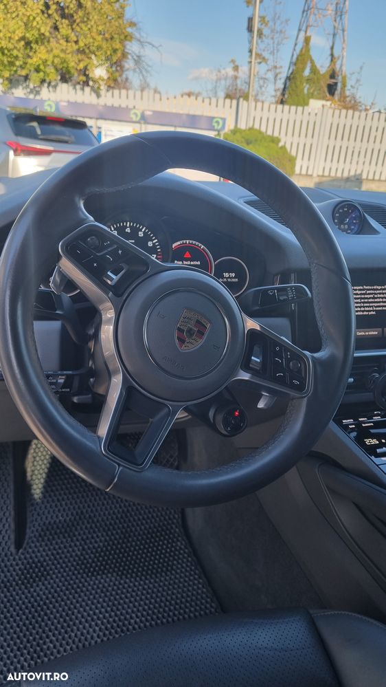 Porsche Cayenne Coupe Standard - 6