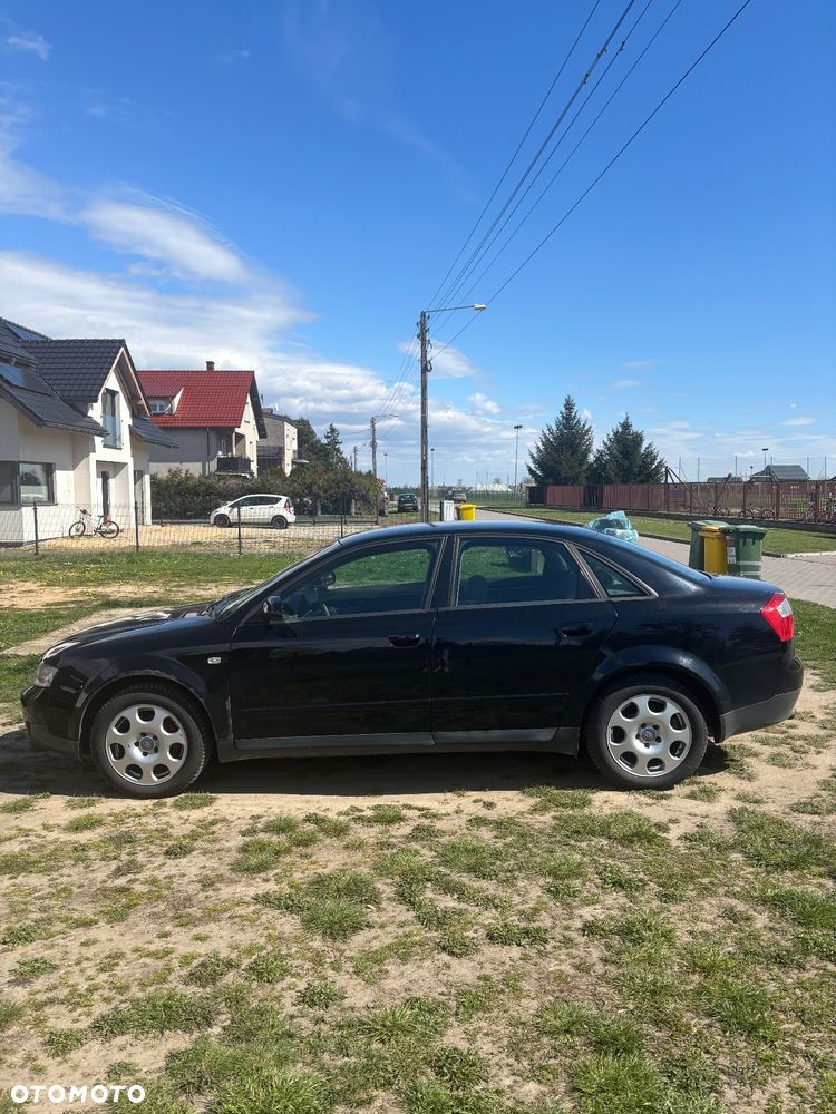 Audi A4 Limousine - 4