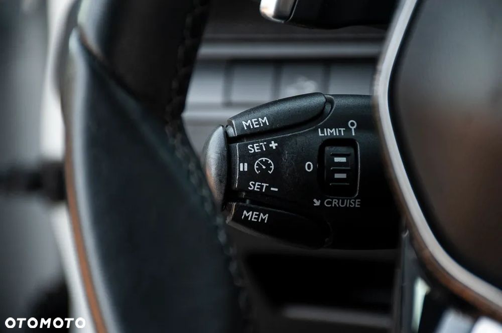 Peugeot 3008 PureTech 130 Stop & Start EAT6 Allure - 31