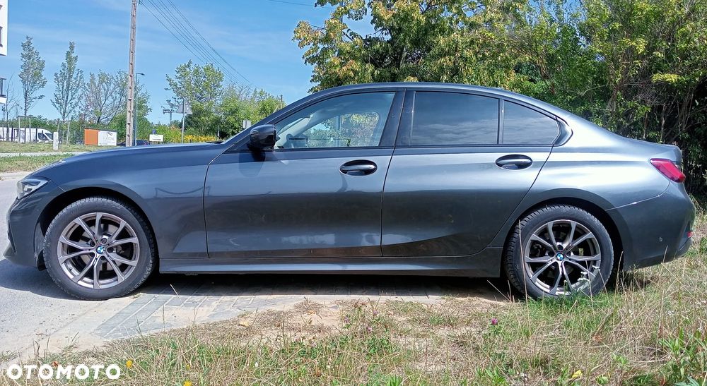 BMW Seria 3 320d xDrive Sport Line - 3