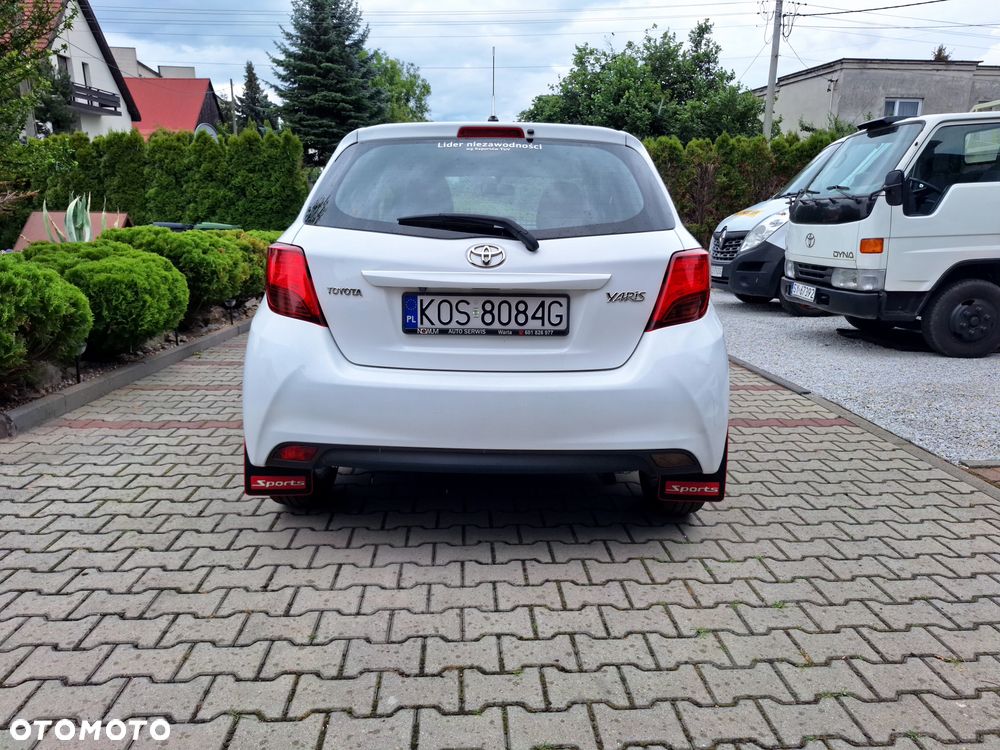Toyota Yaris - 10