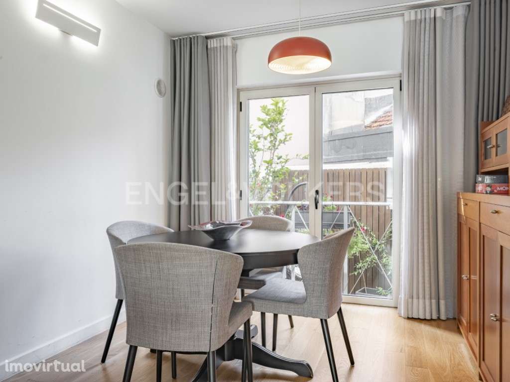 Moradia geminada T3+1 nas Avenidas Novas - Grande imagem: 2/28