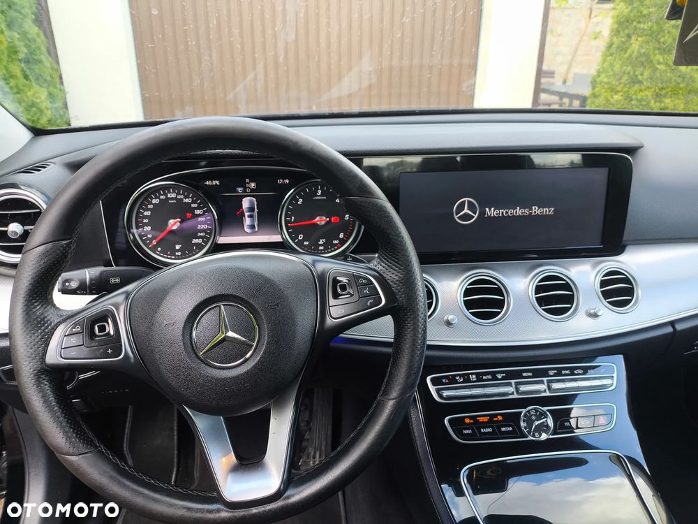 Mercedes-Benz Klasa E 220 d 9G-TRONIC Exclusive - 9