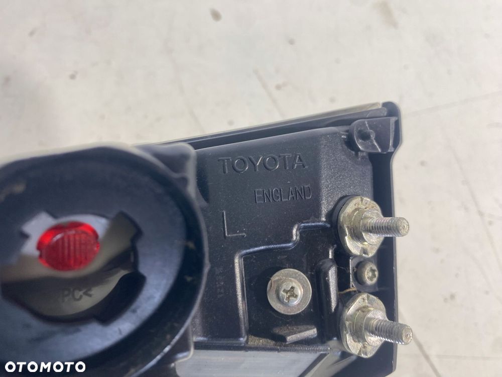 lampa lewy tył lewa tylnia w klape bagaznika toyota corolla e21 kombi eu - 8