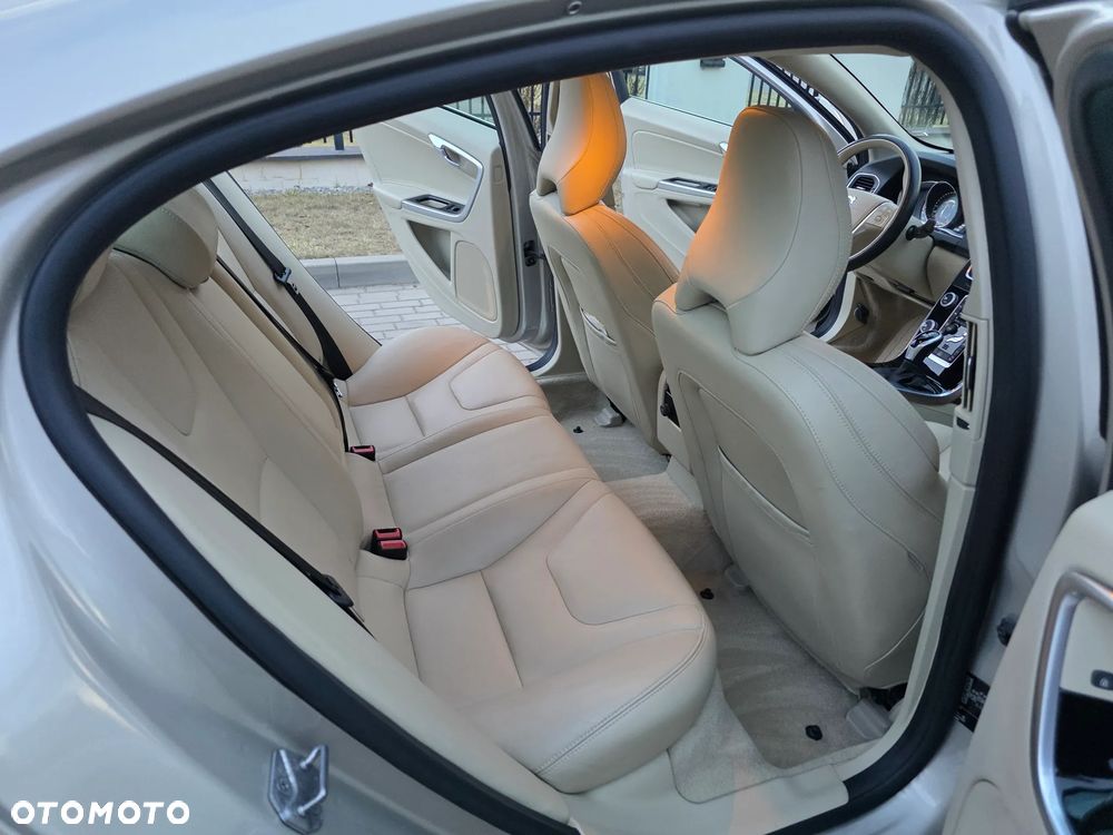 Volvo S60 D4 Geartronic Summum - 30