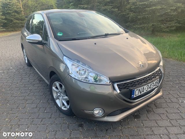 Peugeot 208 1.6 e-HDi Allure STT - 1