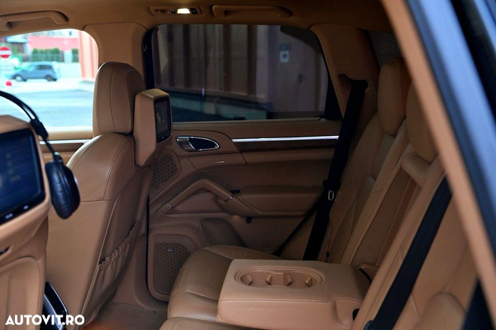 Porsche Cayenne - 19