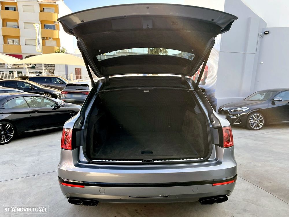 Bentley Bentayga V8 - 33