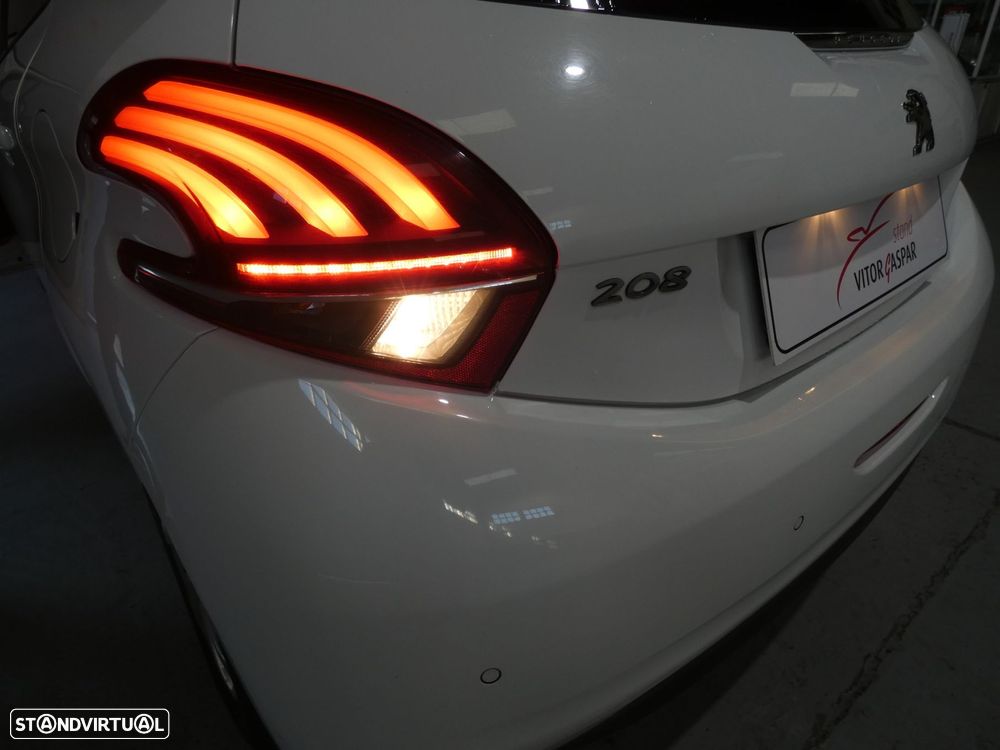 Peugeot 208 1.2 PureTech Style - 16