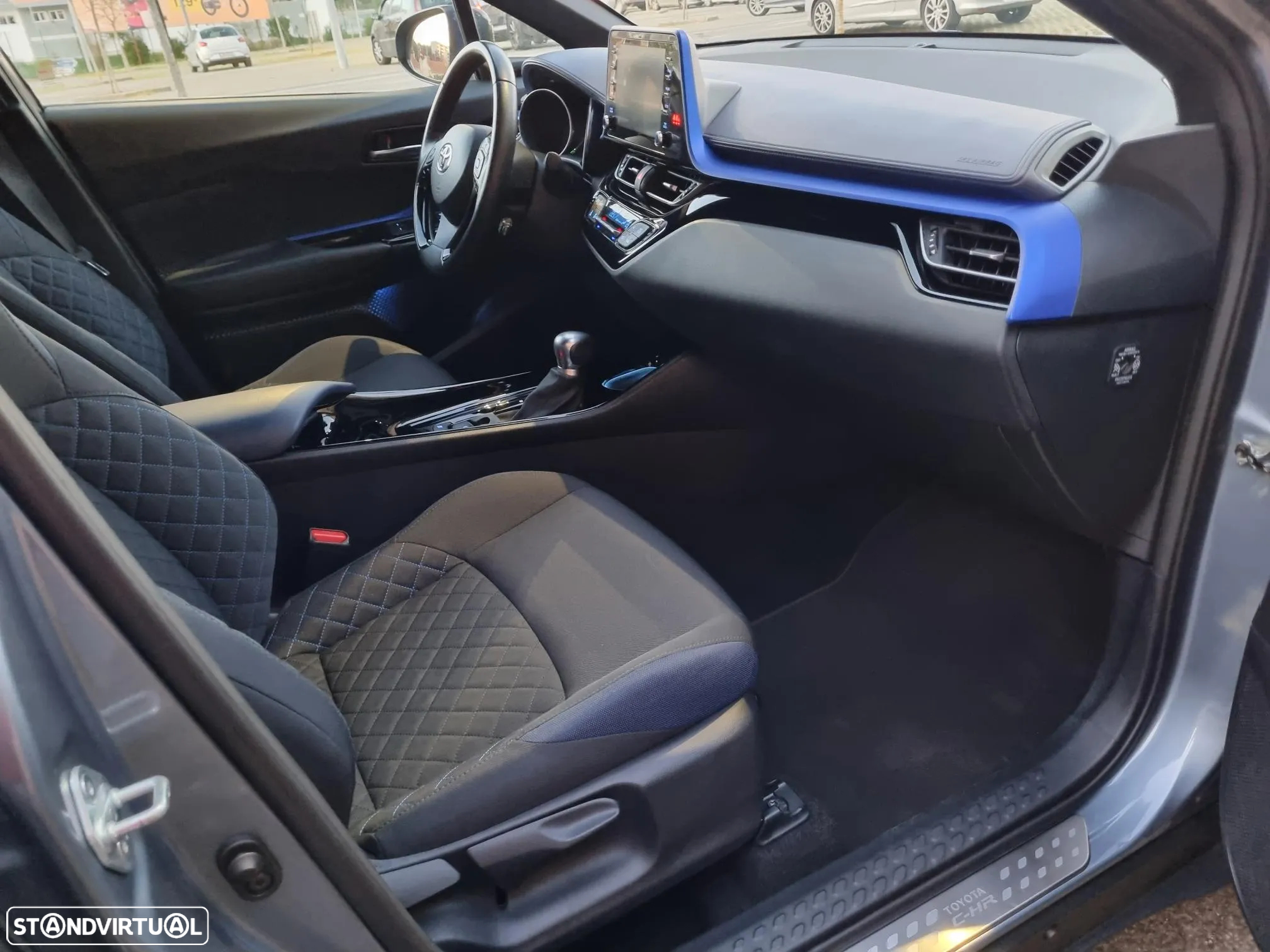 Toyota C-HR 1.8 Hybrid Square Collection - 22