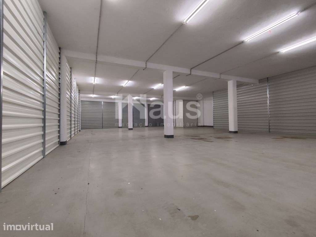 Nave com 10000m2 com facilidade de acesso ao porto de Setúbal e aut... - Grande imagem: 2/11
