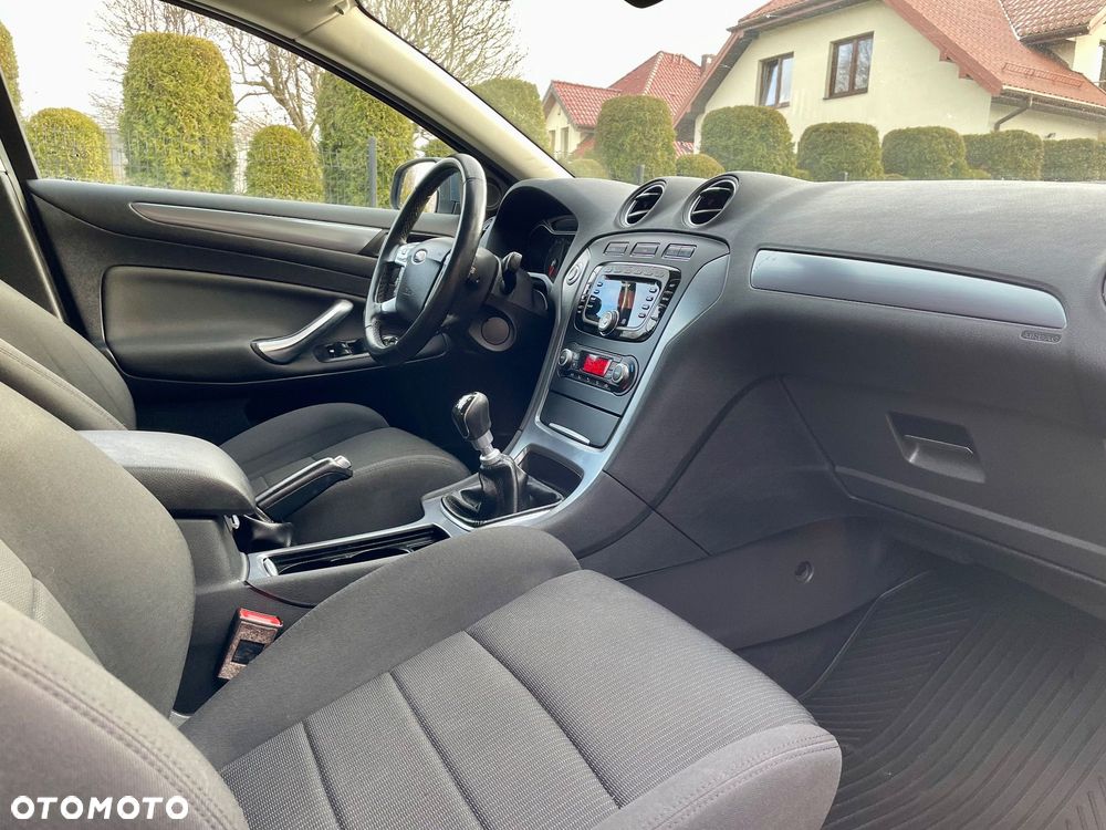 Ford Mondeo 2.0 TDCi Titanium - 24