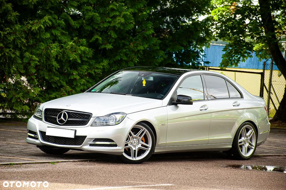 Mercedes-Benz Klasa C 250 CGI BlueEff Avantgarde - 3