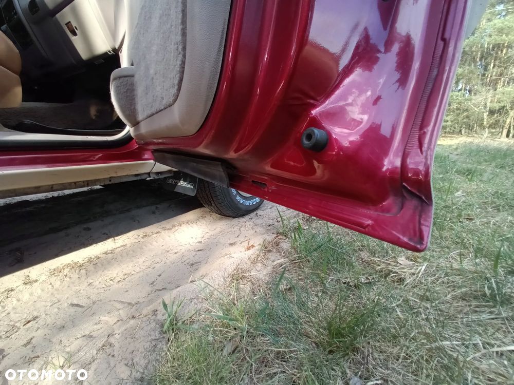 Ford Explorer Standard - 20