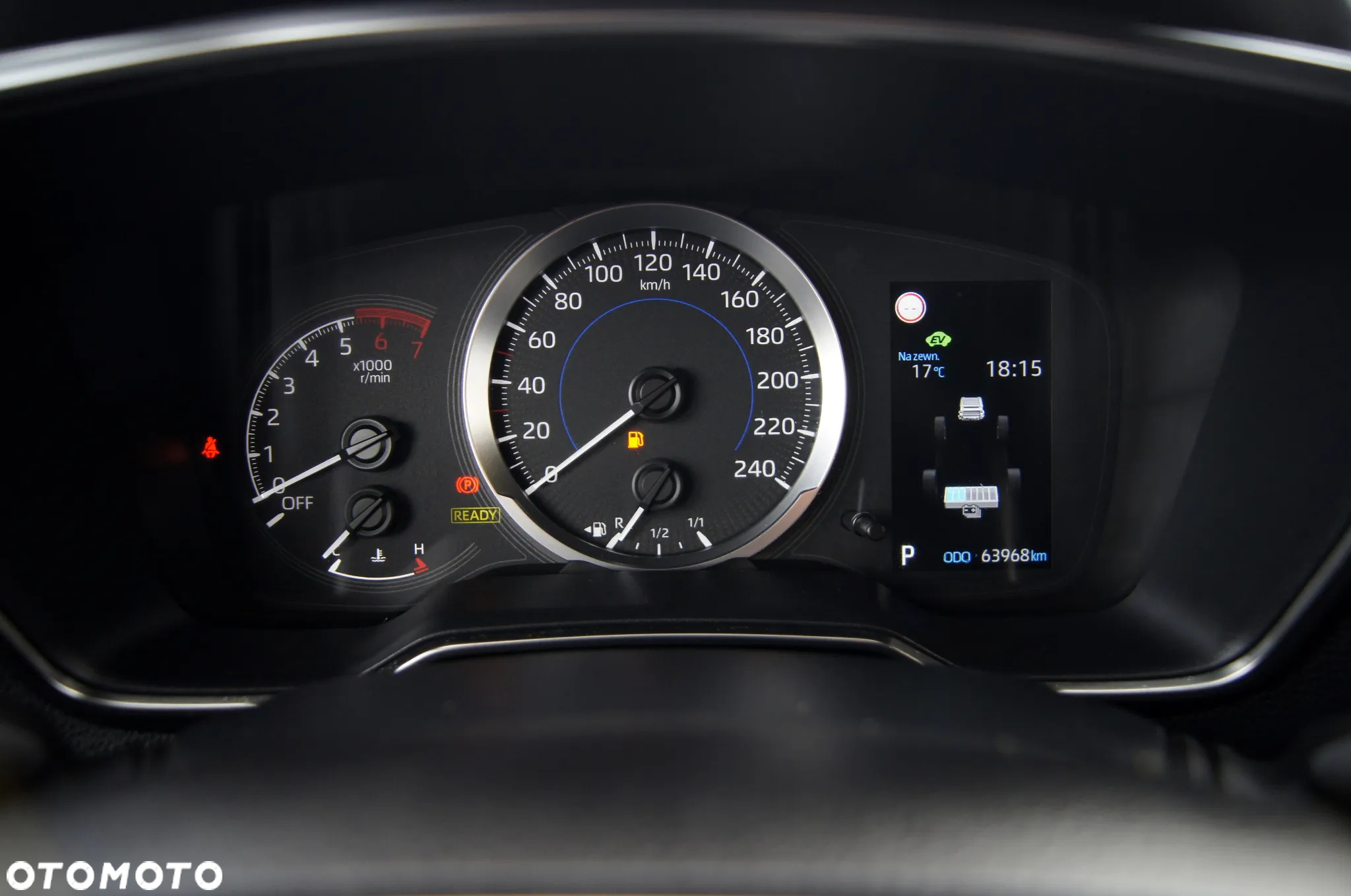 Toyota Corolla 1.8 Hybrid Active - 18