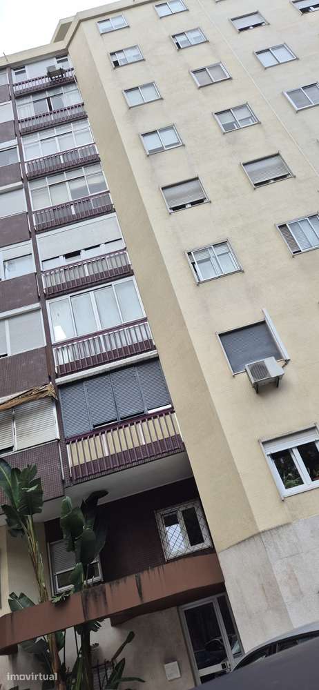T3 Lumiar com varanda e terraço, pronto a habitar - Grande imagem: 4/59
