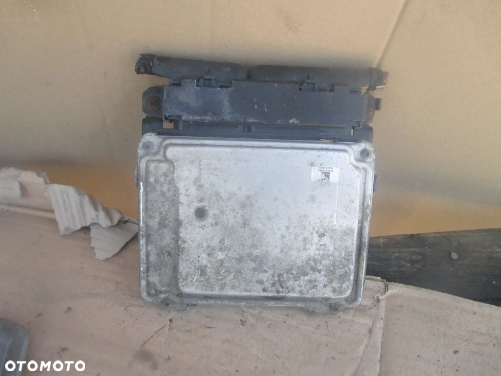 sterownik komputer Passat B6 0281014139 03G906021RQ - 3