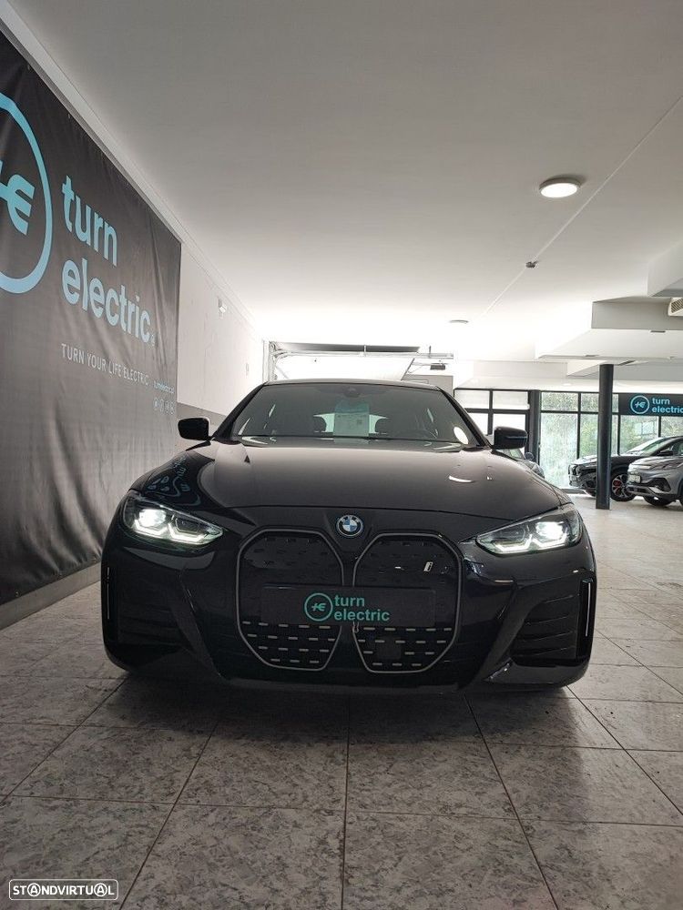 BMW i4 eDrive40 Desportiva M - 3