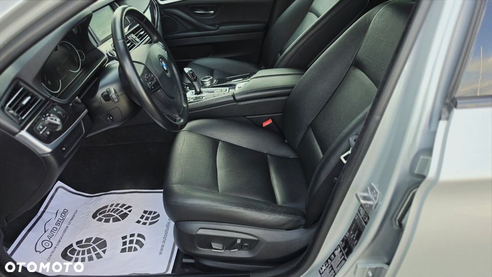 BMW Seria 5 520d xDrive Luxury Line - 12