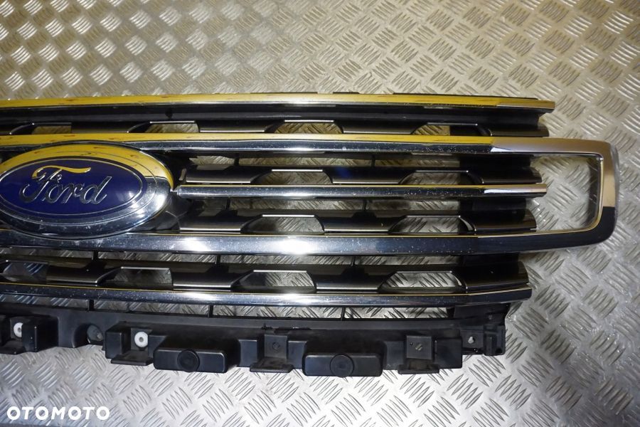 FORD EXPEDITION 2018 - 2021 Atrapa Przód Grill Chrom USA - 4