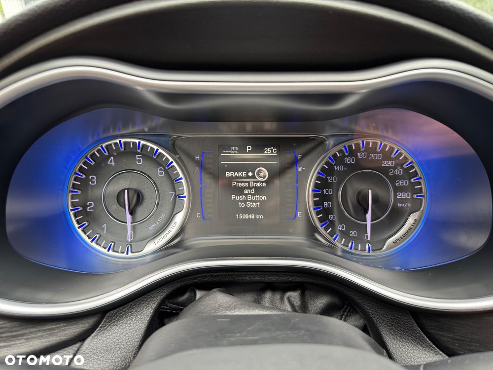 Chrysler 200 - 16