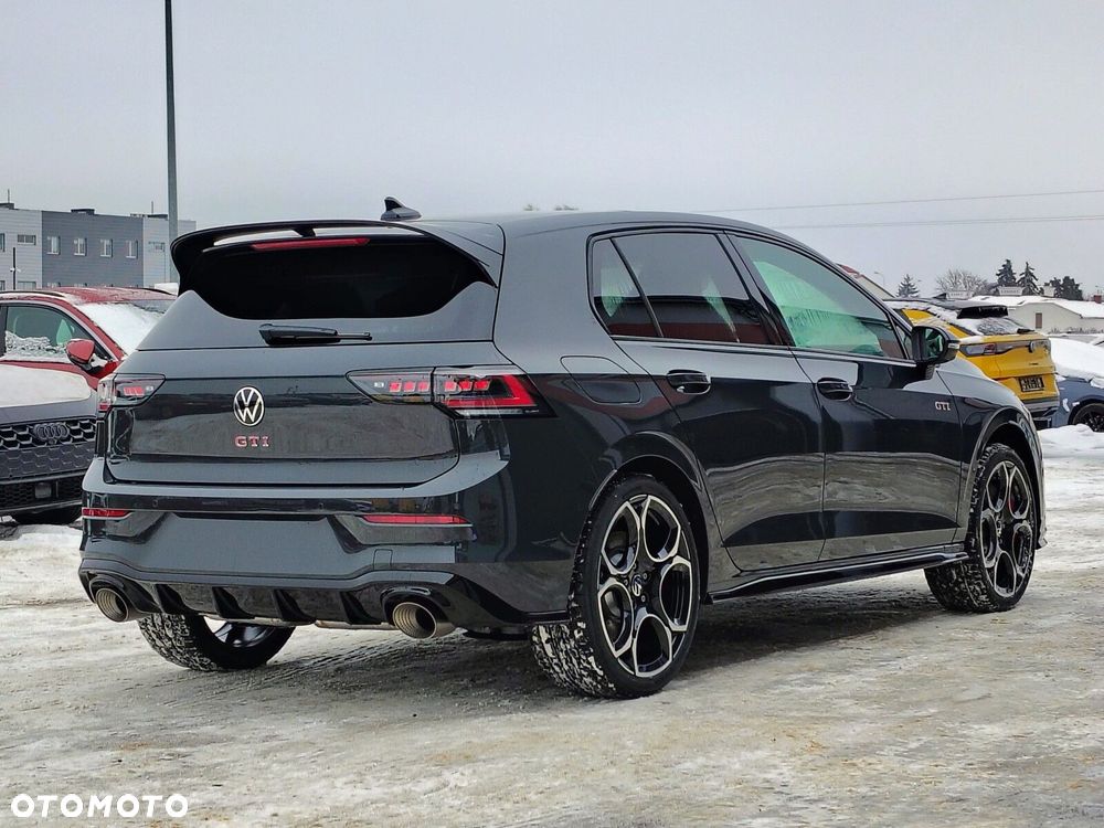 Volkswagen Golf - 8