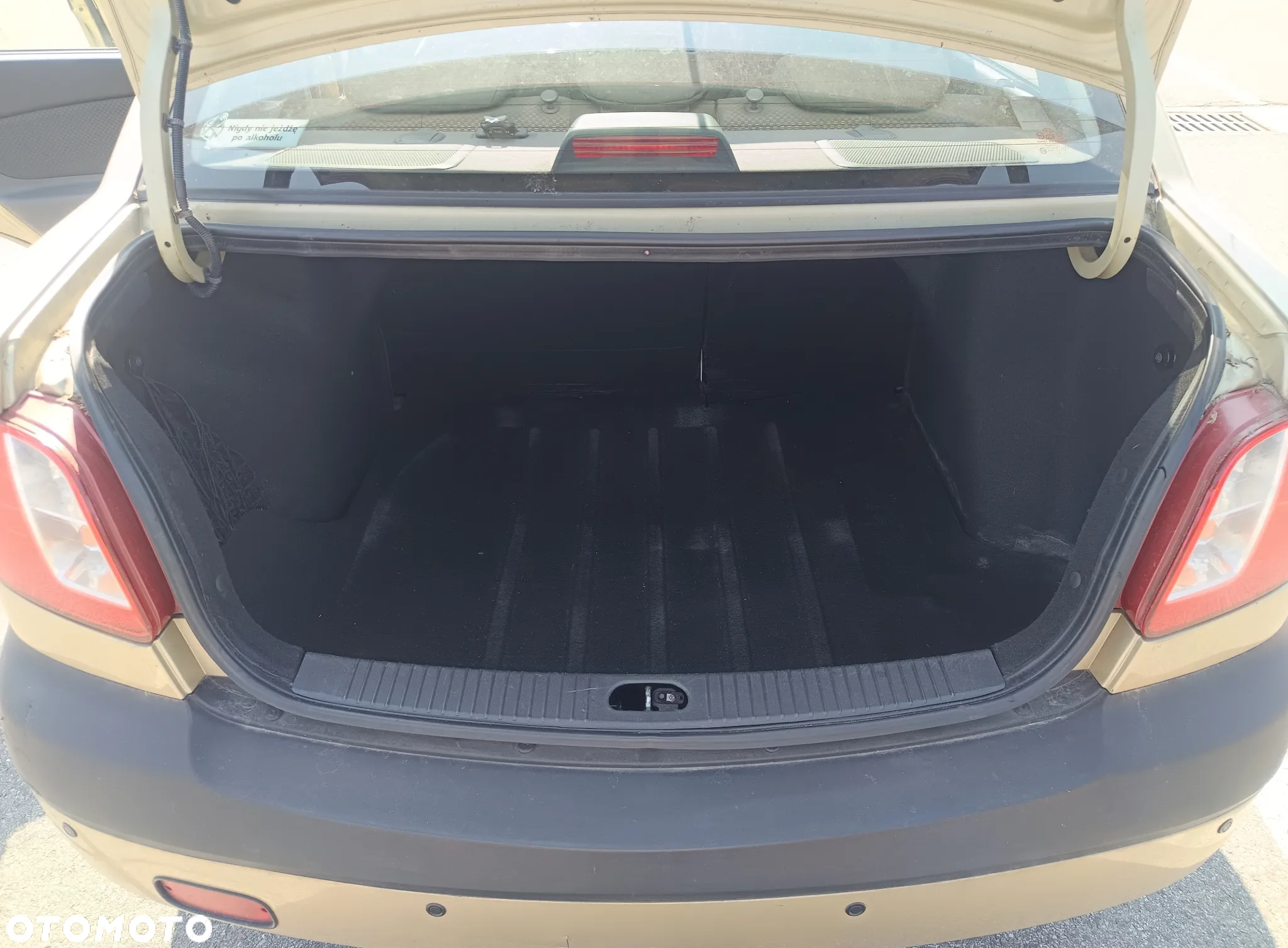 Kia Rio - 14