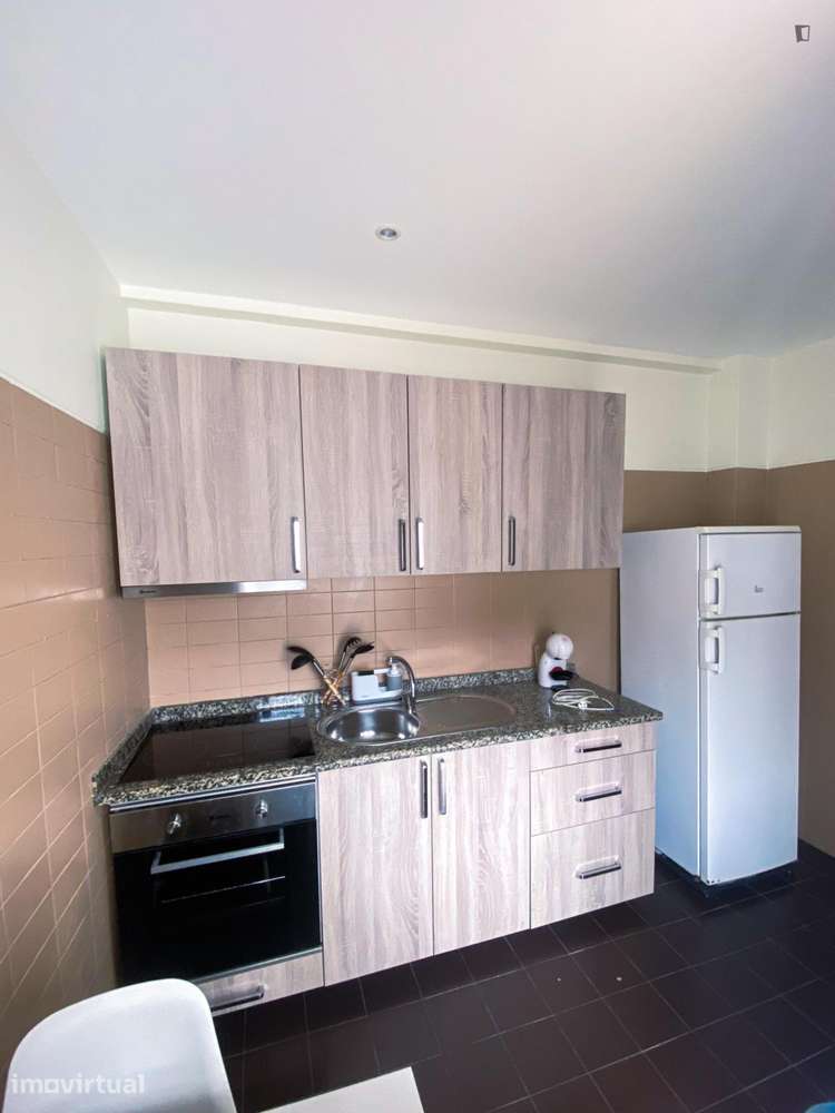 Apartamento com 1 quartos - localizado em Santa Marinha Porto - Grande imagem: 5/21