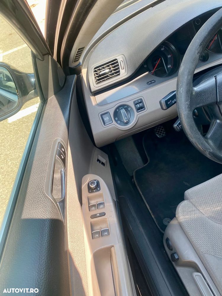 Volkswagen Passat 2.0 Blue TDI SCR Comfortline - 9