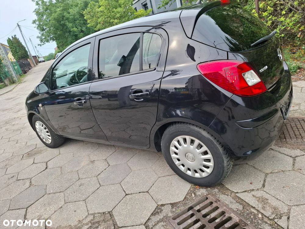 Opel Corsa 1.4 16V Essentia - 8