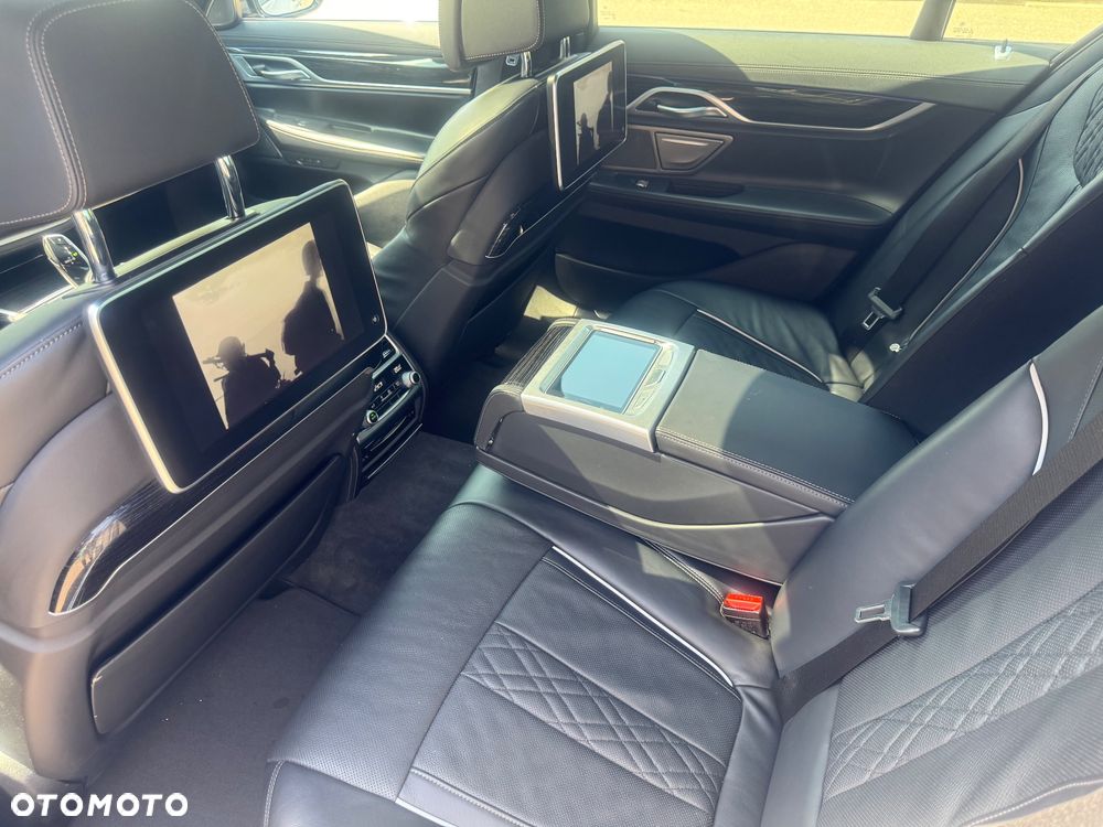 BMW Seria 7 740d xDrive sport - 22