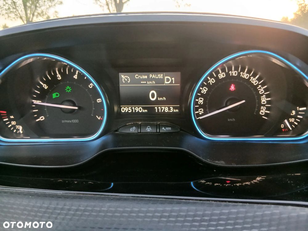 Peugeot 2008 - 14