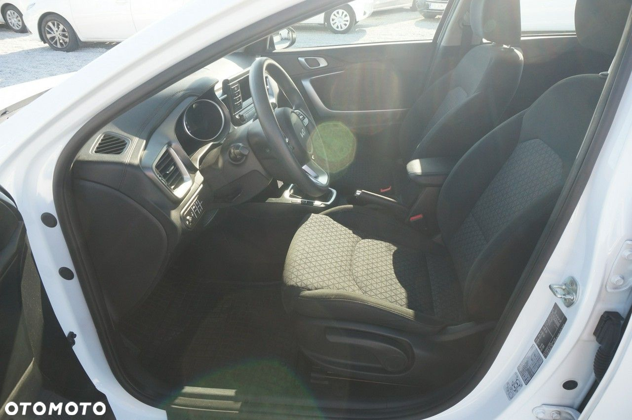 Kia Ceed - 21