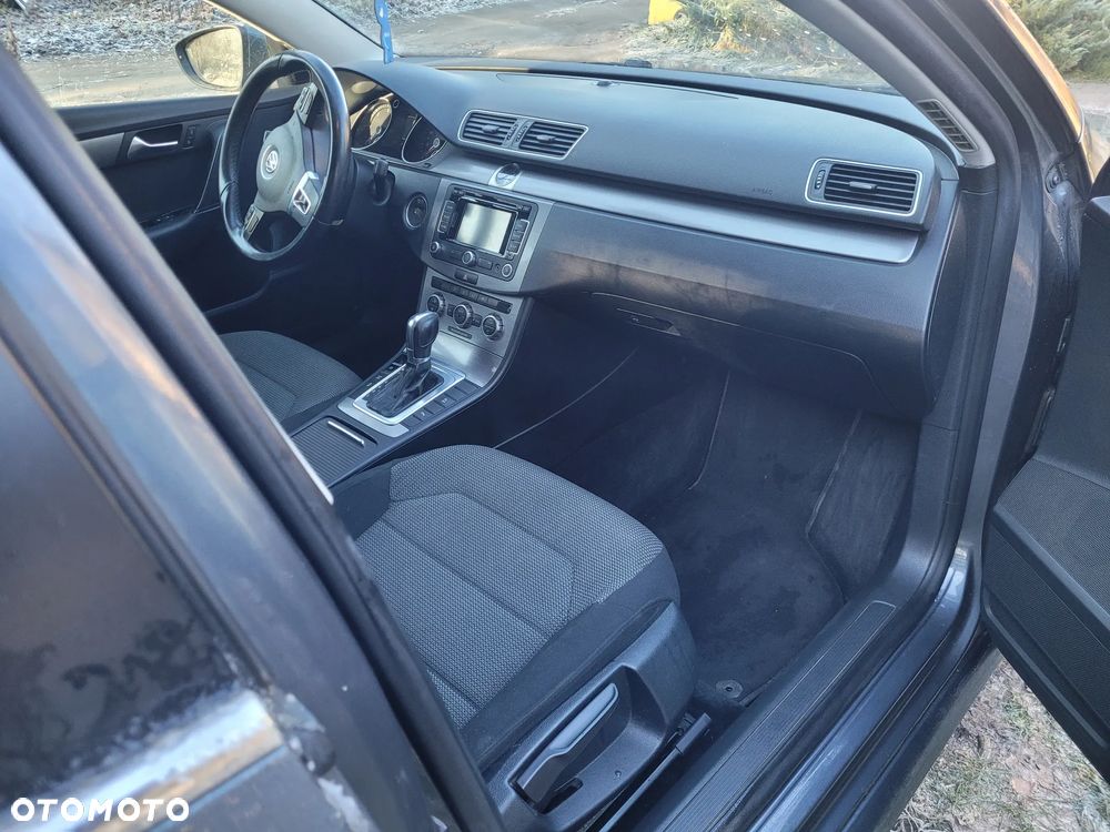 Volkswagen Passat - 10