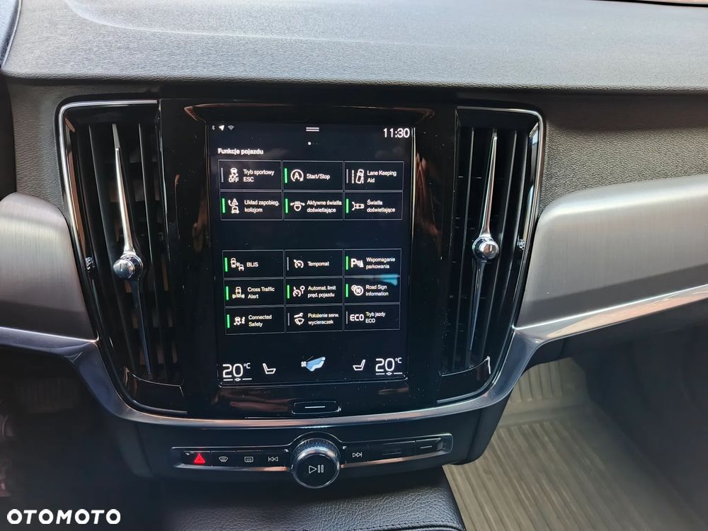Volvo V90 D5 AWD Momentum - 32