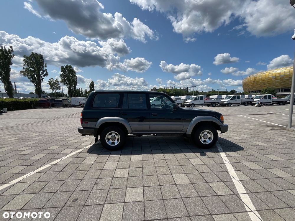 Toyota Land Cruiser - 36