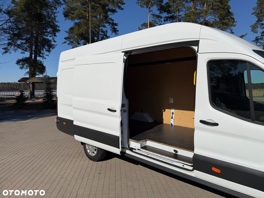 Ford Transit - 12