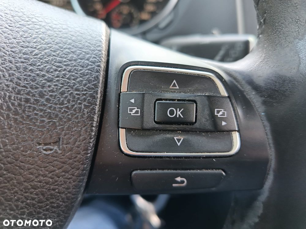 Volkswagen Golf 2.0 TDI Highline - 12
