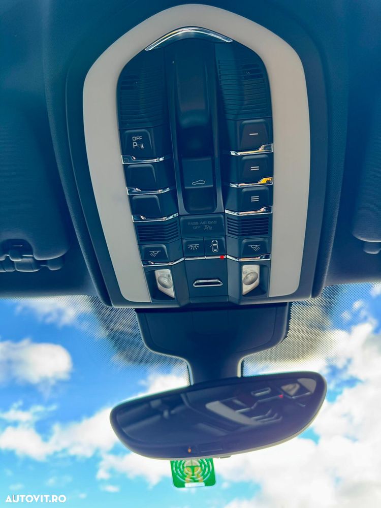 Porsche Cayenne Diesel Tiptronic S - 25