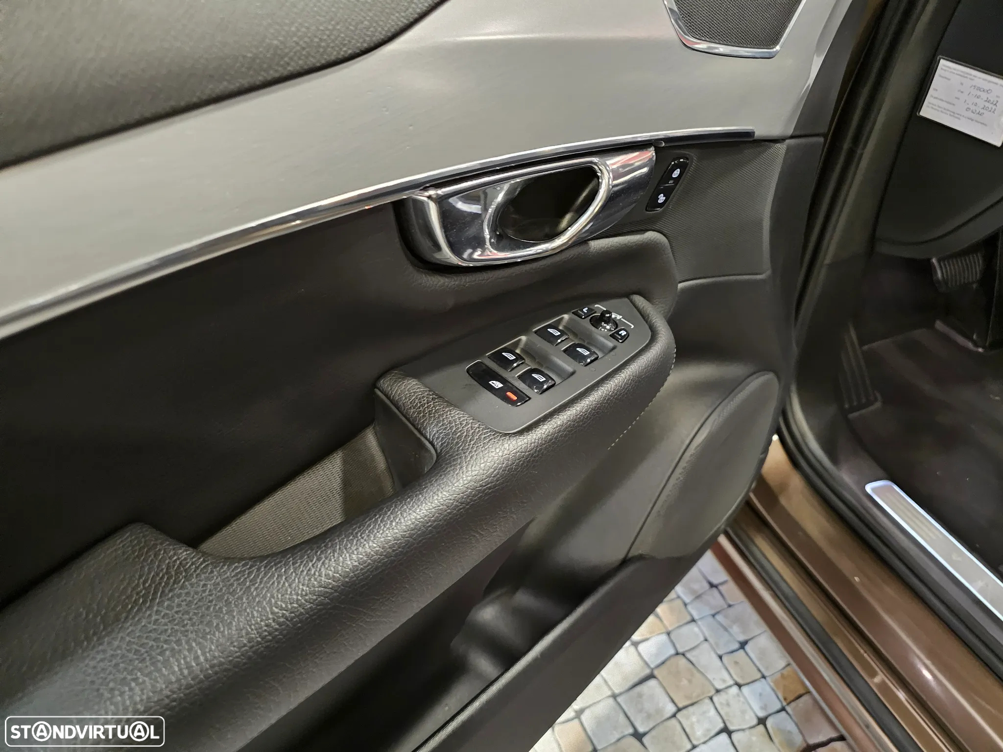 Volvo XC 90 2.0 D4 Momentum - 25