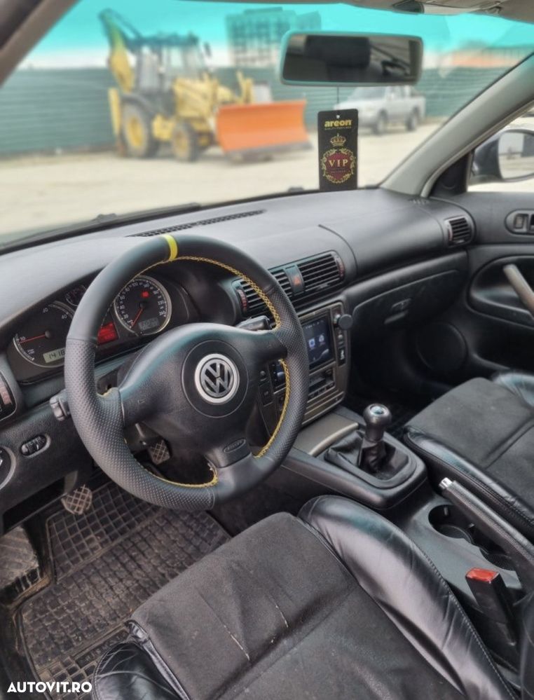 Volkswagen Passat 1.9TDI Highline - 12